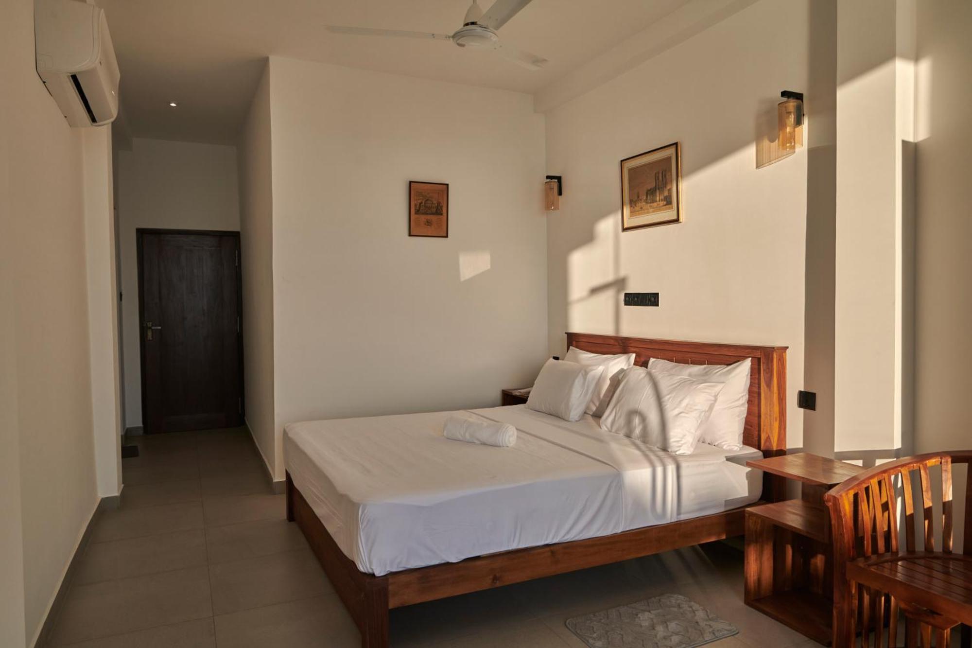 Kings Bay Beach Resort Galle Bagian luar foto