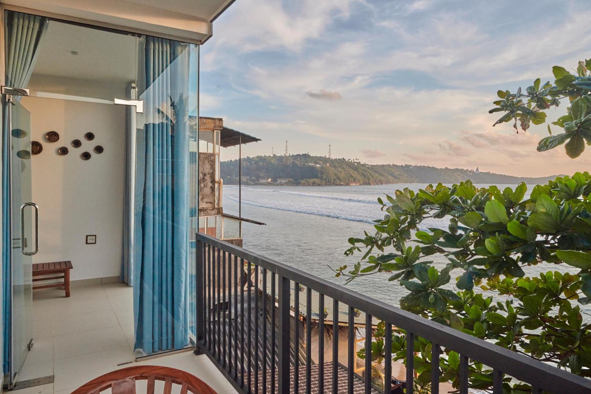 Kings Bay Beach Resort Galle Bagian luar foto