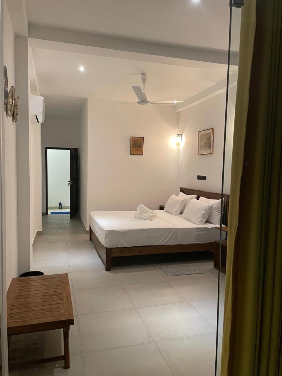 Kings Bay Beach Resort Galle Bagian luar foto