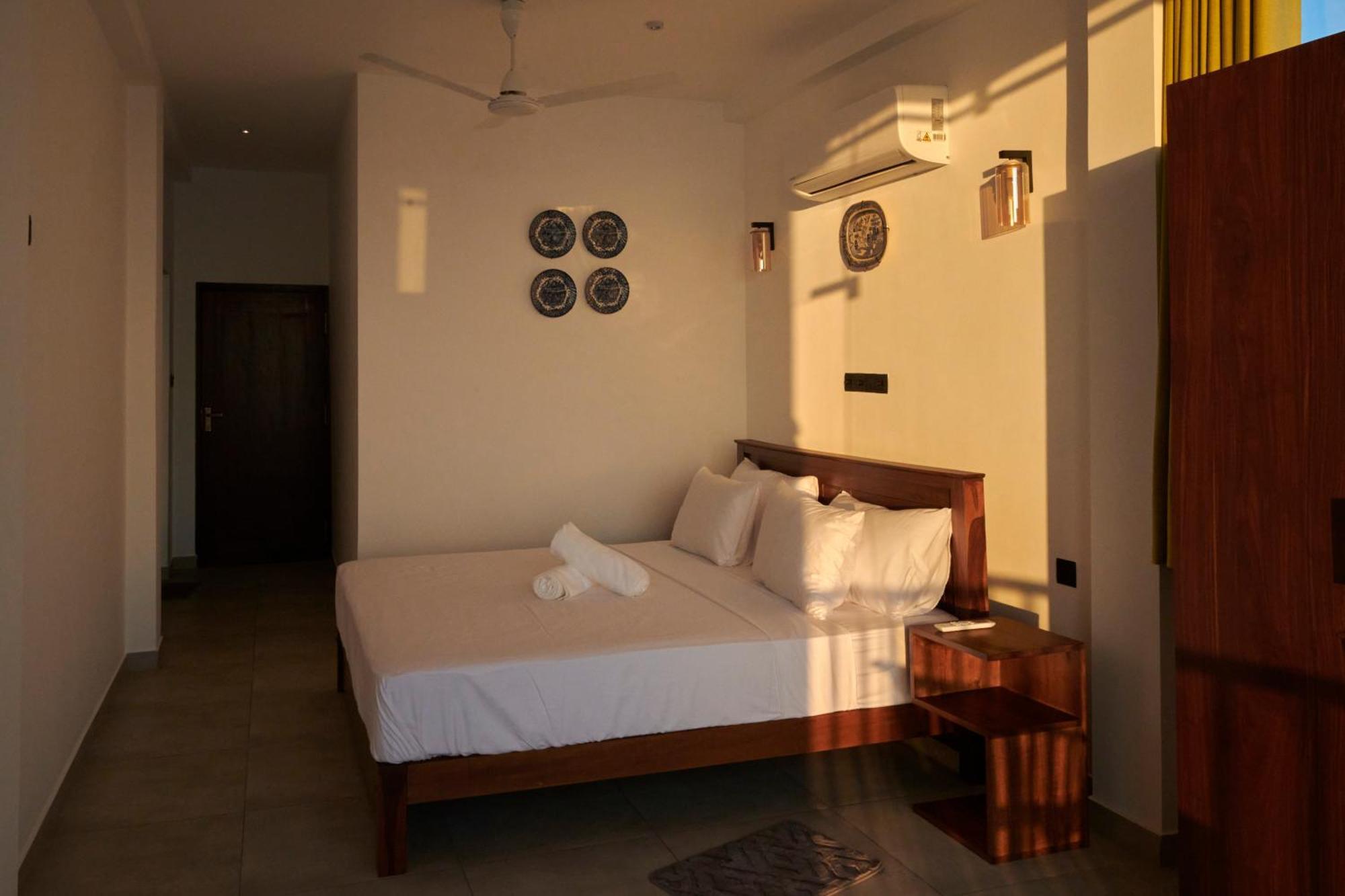 Kings Bay Beach Resort Galle Bagian luar foto